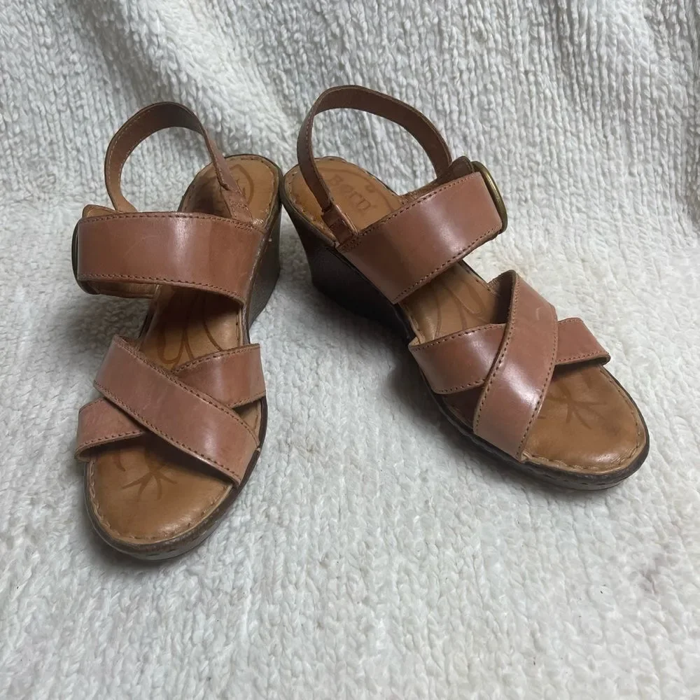 Born leather Tan straps sling back Wedge Sandals SZ10M